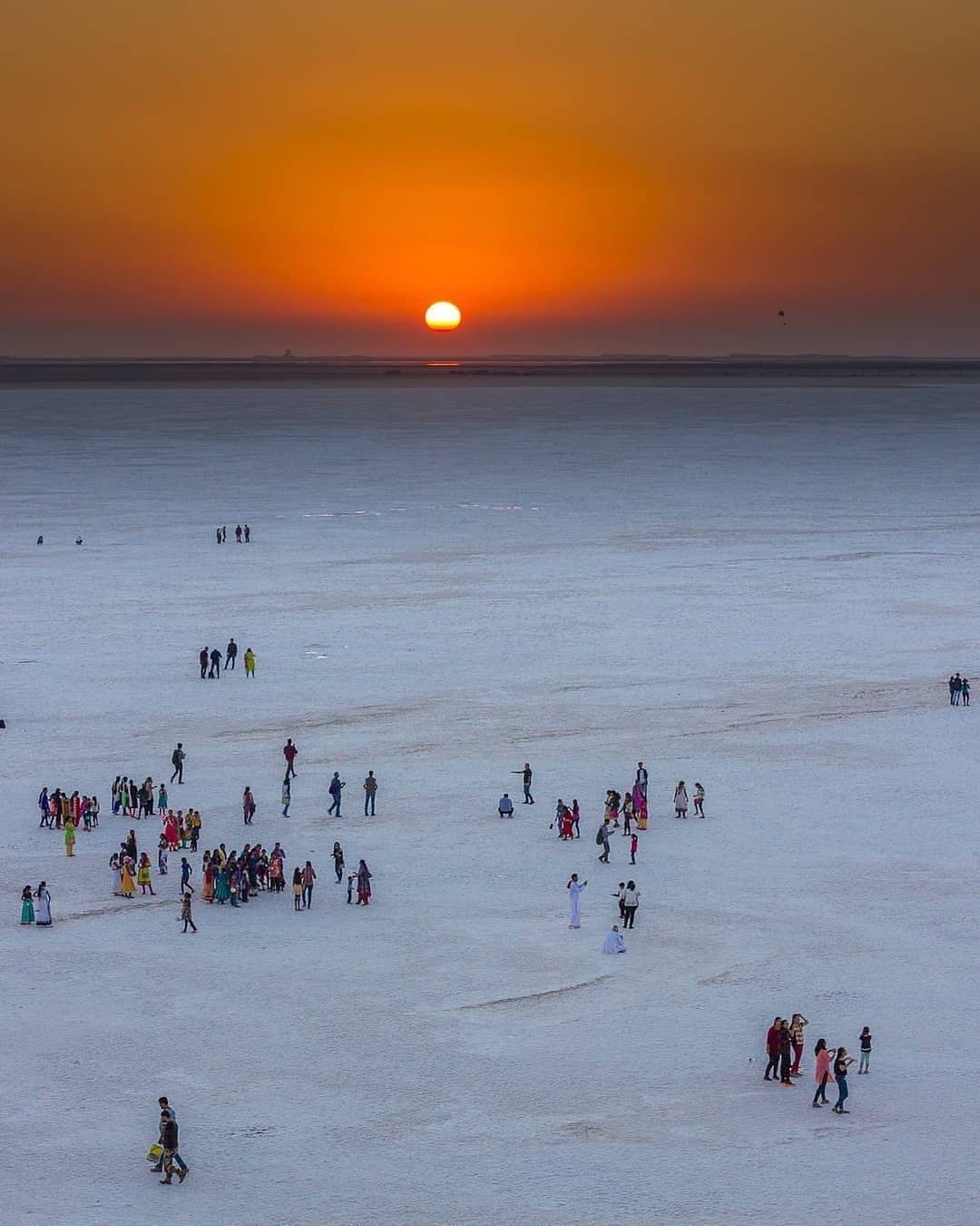 Rann Of Kutch, Gujarat: The white salt desert acts as a massive natural mirror. On new moon nights, the lack of any elevation means the sky stretches 360 degrees around you. The reflection of stars on the salt flats creates a surreal experience where the horizon seems to vanish. Rann Of Kutch, Gujarat: The white salt desert acts as a massive natural mirror. On new moon nights, the lack of any elevation means the sky stretches 360 degrees around you. The reflection of stars on the salt flats creates a surreal experience where the horizon seems to vanish.