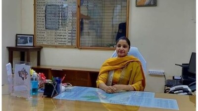 छठी कक्षा में फेल होने वाली रुक्मणी रियाड़ बनीं IAS अधिकारी: प्रेरणादायक UPSC कहानी.