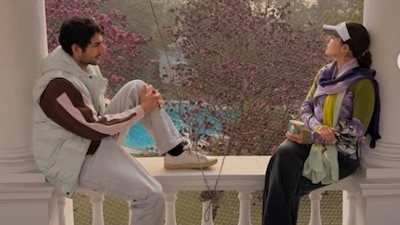 Sara Ali Khan And Ibrahim Celebrate New Year With Friends At Pataudi House | Photos 