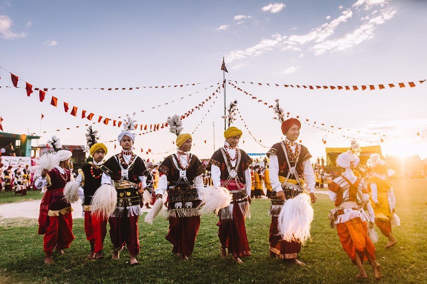 Traditional Festivals: Festivals like Shad Suk Mynsiem and Wangala celebrate Khasi and Garo cultures with music, dance, and rituals, providing travellers a vibrant insight into Meghalaya’s indigenous heritage.