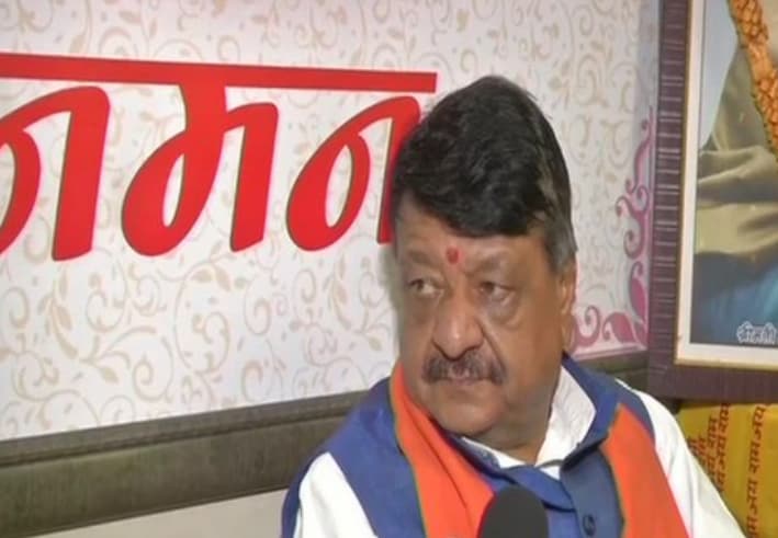 Another user, @aratrika_g08, noted the recent scandals in Madhya Pradesh. The account called the state a “hellhole” that was worse than Somalia and wondered why Kailash Vijayvargiya has not resigned yet. Talking about the recent Messi fiasco in Kolkata, where mismanagement led to chaos, the user said that the sports minister of West Bengal had resigned over the matter. Another user, @aratrika_g08, noted the recent scandals in Madhya Pradesh. The account called the state a “hellhole” that was worse than Somalia and wondered why Kailash Vijayvargiya has not resigned yet. Talking about the recent Messi fiasco in Kolkata, where mismanagement led to chaos, the user said that the sports minister of West Bengal had resigned over the matter.