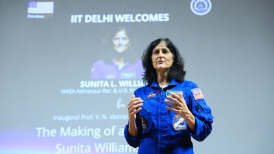 Sunita Williams met Prof. Rangan Banerjee, Director, IIT Delhi, along with the senior administration of the Institute.