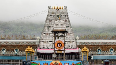 KSRTC offers different categories of buses such as Airavat and Club Class, allowing travellers to choose based on comfort and budget. Image: Canva