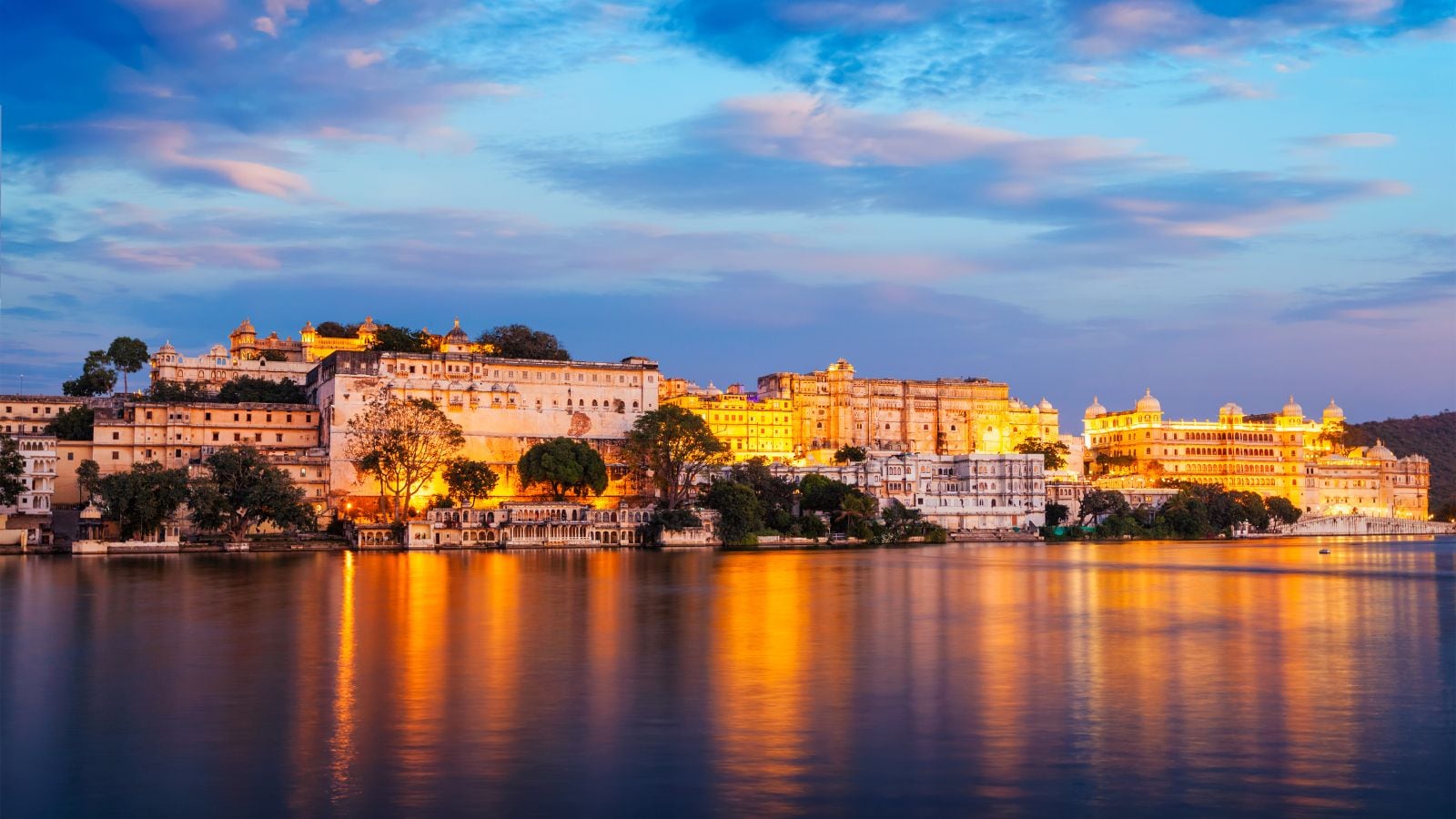 Romantic February Getaways: India’s Most Scenic Lakeside Towns