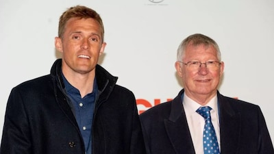Darren Fletcher, Sir Alex Ferguson. (X) 