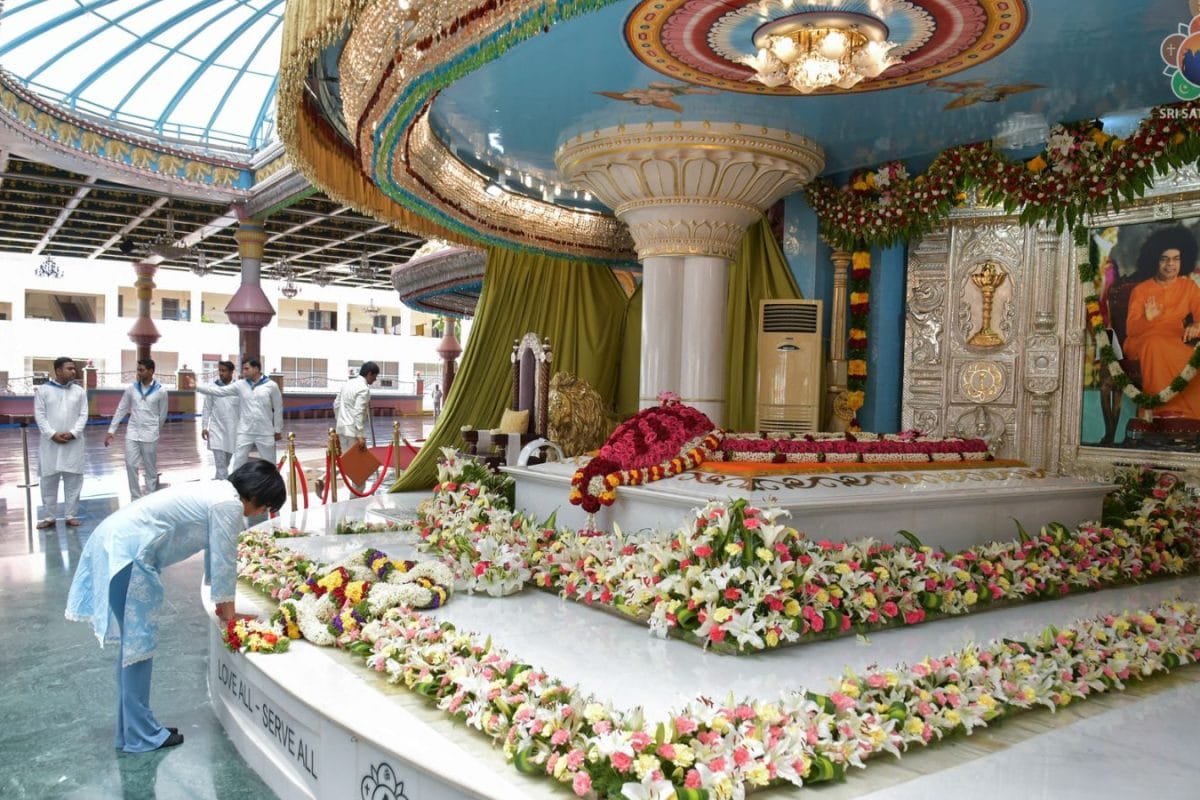 Gunfire, Drones Reported Near Venezuelan Presidential Palace After Maduro's Capture