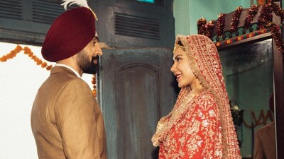 Diljit Dosanjh, Sonam Bajwa Share Dreamy BTS Moments From Ishq Da Chehra