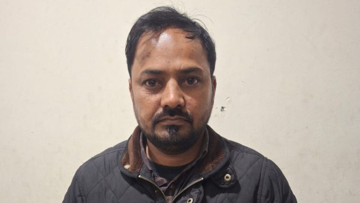 UP Police Arrest Two Smugglers
