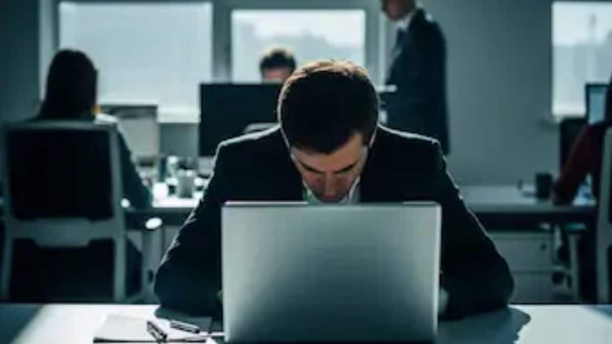 AI Could Spark Crisis Deeper Than 2008, Endangering India’s White-Collar Job Engine: Survey