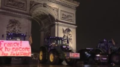 French farmers have rolled into Paris on tractors in a show of anger against an EU trade deal with South American bloc Mercosur. (AFP/X)