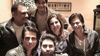 The throwback picture of the Happy New Year cast is friendship goals. (Photo Credit: Instagram)