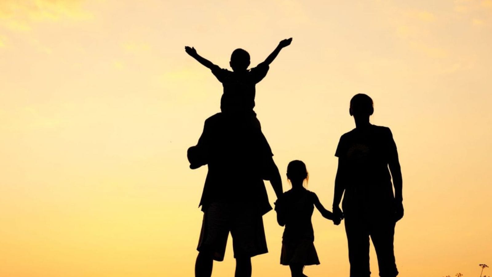 Sorry, Siblings! Yes, Parents Do Have A Favourite Child—Here’s What Research Says Sorry, Siblings! Yes, Parents Do Have A Favourite Child—Here’s What Research Says