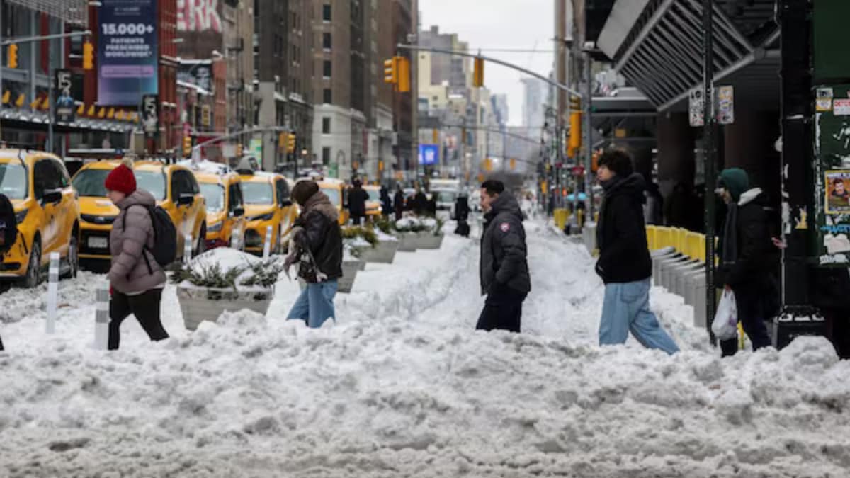 29 Killed As Massive Storm Hits Parts Of US; Half Of Country's Flights Cancelled, Schools Closed