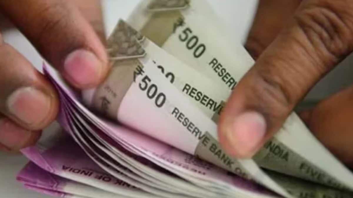 8th Pay Commission: Rs 58,500 minimum salary proposed