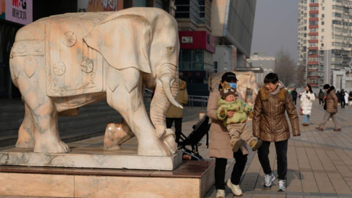 China’s Population Drops For Fourth Year In A Row As Birth Rate Falls 17% To Record Low