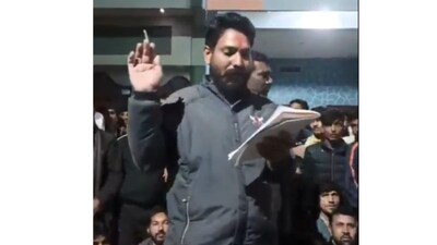 A village leader of Ratlam's Panchewa announcing the diktat on couples over love marriage. (Video Grab/X)