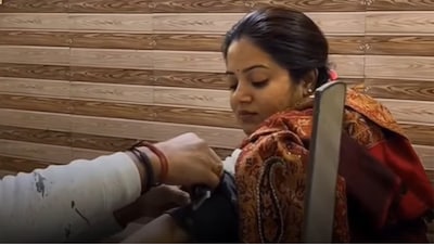  Even the doctor could not control his laughter.(Photo Credit : Instagram)