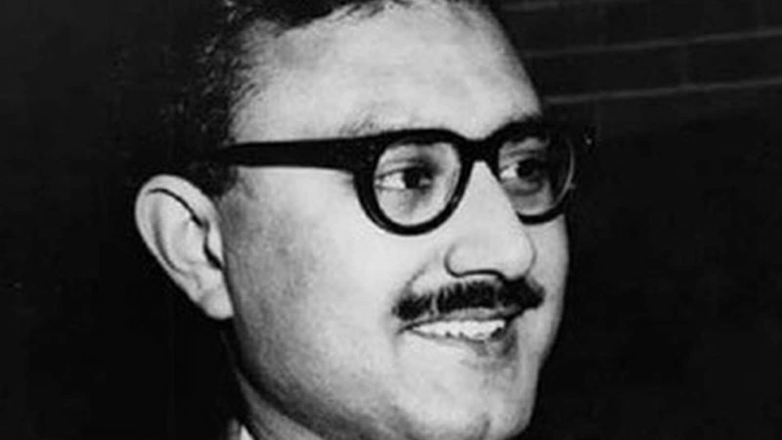 When he was just 14 years old, Salam achieved the highest marks ever recorded in the Matriculation Examination at the University of the Punjab. This achievement was noticed by everyone in his town as they celebrated this feat when he cycled home from Lahore. He later earned a scholarship to Government College, Lahore, where he continued to excel in his studies. He completed his MA in 1946.