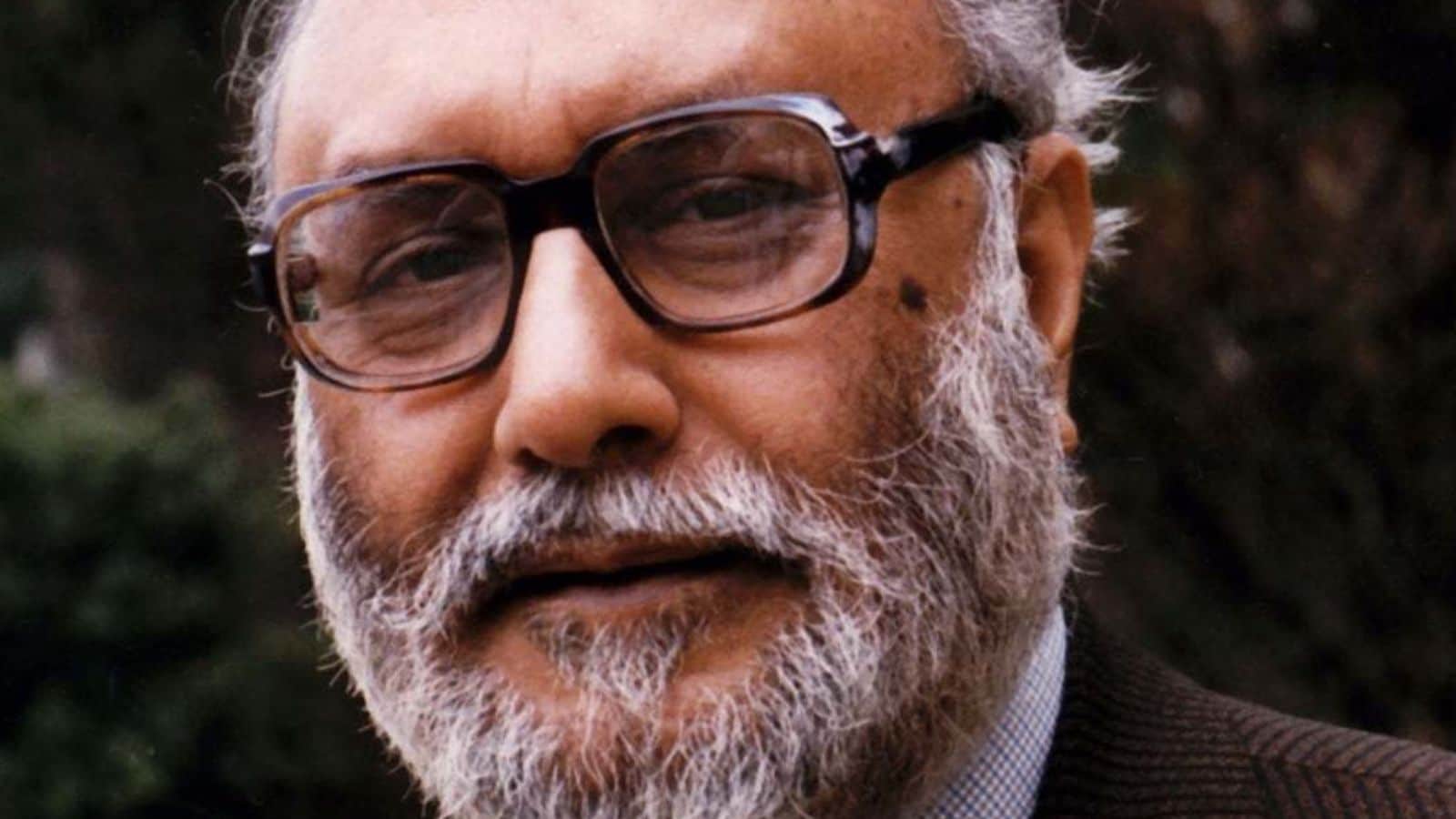 Salam also used his personal resources to support other scientists. He spent money from the Atoms for Peace Medal to help young Pakistani physicists visit ICTP. His share of the Nobel Prize money was also dedicated to helping researchers from developing countries. He did not use any of it for personal needs or family. He was also a devout Muslim who saw no separation between faith and science. 