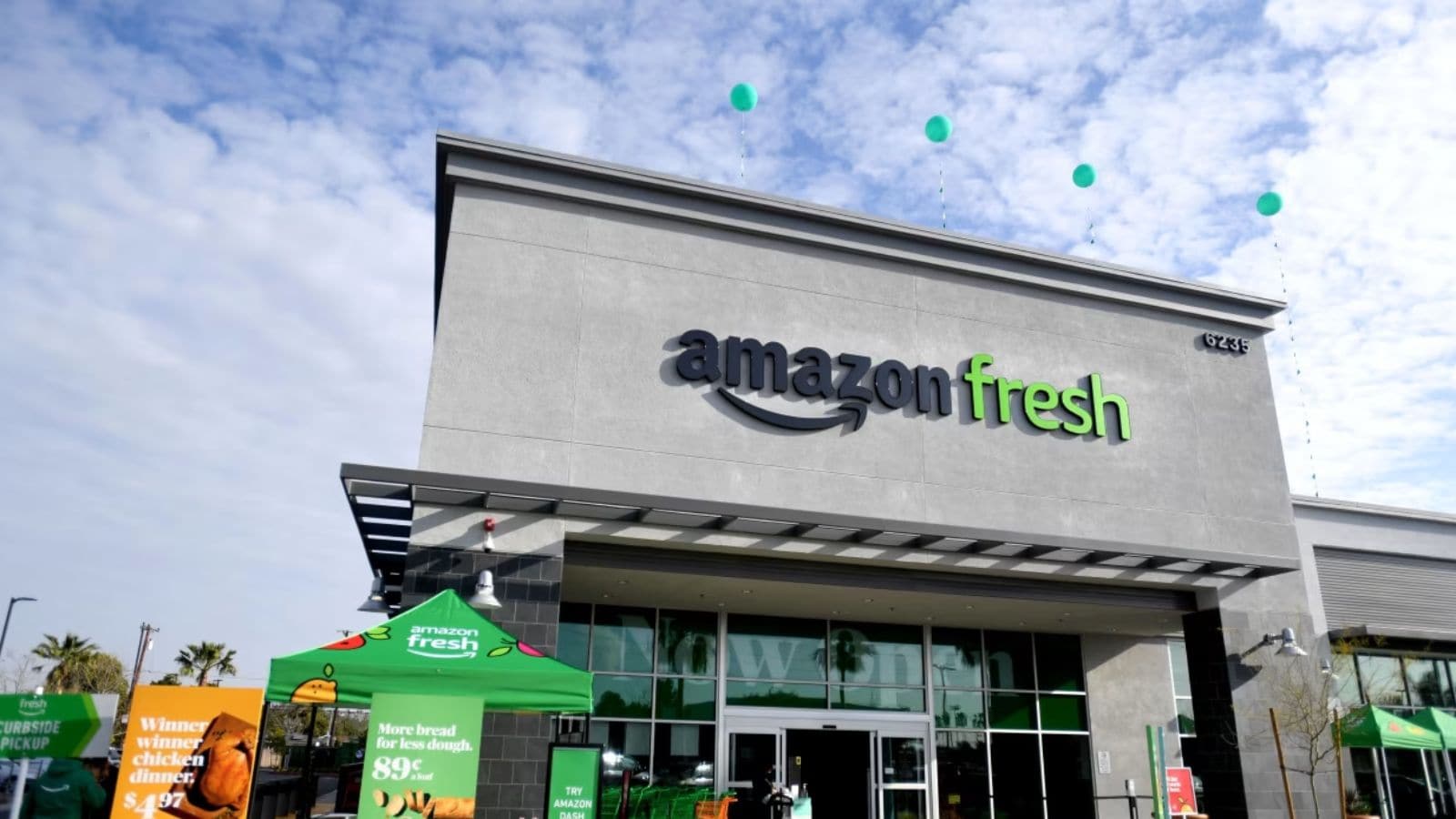 Closure Timeline
Amazon Fresh and Amazon Go stores will close within days, with most locations shutting on Sunday, February 1. Stores in California will remain open 45 extra days due to local labour rules. After this, all physical Fresh and Go outlets will cease operations. Despite these closures, Amazon confirmed that grocery delivery from Amazon.com will continue without interruption. The company is shifting attention to online services and Whole Foods Market. This ensures customers can still order groceries while physical stores disappear. Closure Timeline
Amazon Fresh and Amazon Go stores will close within days, with most locations shutting on Sunday, February 1. Stores in California will remain open 45 extra days due to local labour rules. After this, all physical Fresh and Go outlets will cease operations. Despite these closures, Amazon confirmed that grocery delivery from Amazon.com will continue without interruption. The company is shifting attention to online services and Whole Foods Market. This ensures customers can still order groceries while physical stores disappear.