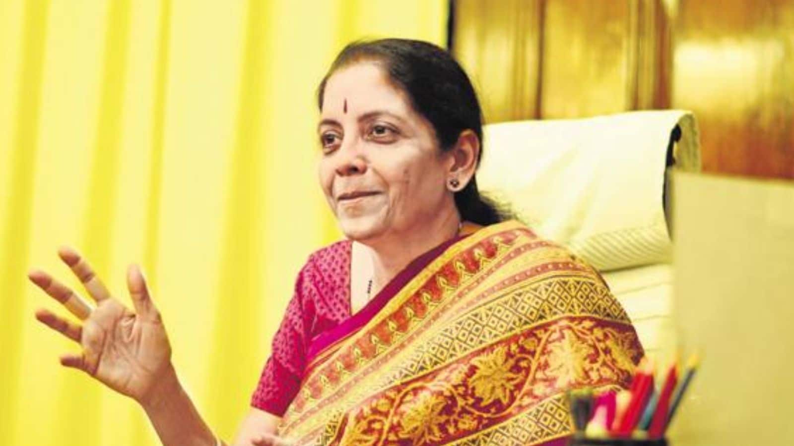  "Yaqin ho to koi rasta nikalta hai, hawa ki ot bhi le kar chirag jalta hai (If you have faith, a path emerges; even a lamp burns bright sheltered from the wind).” The shayari was aimed at highlighting India’s $5 trillion economy vision. Clips of the recitation went viral on Twitter, YouTube and WhatsApp. Many people liked the optimism and motivation in her words. It was also seen as a way to inspire confidence in the economy.