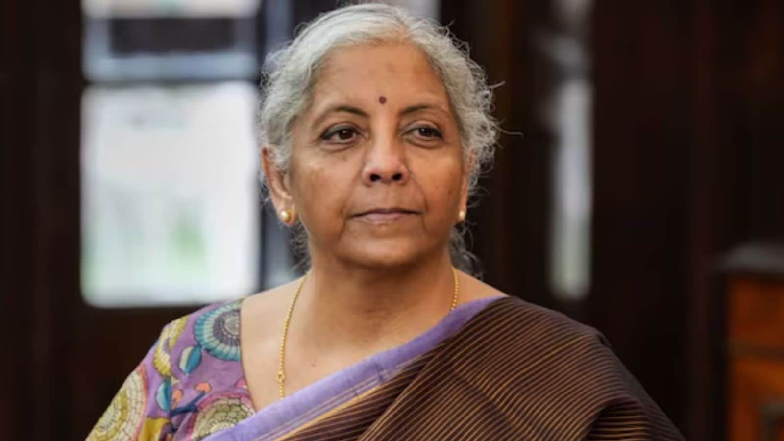 Finance Minister Nirmala Sitharaman will present the Union Budget on February 1. This will mark her ninth consecutive presentation. With the presentation just a day away, the middle class is closely keeping an eye on the budget because it has the potential to significantly impact their daily finances. Benefits from income taxes are not the only factor. Savings, investments, home loans, employment and everyday expenses like fuel and groceries can all be impacted by the budget.