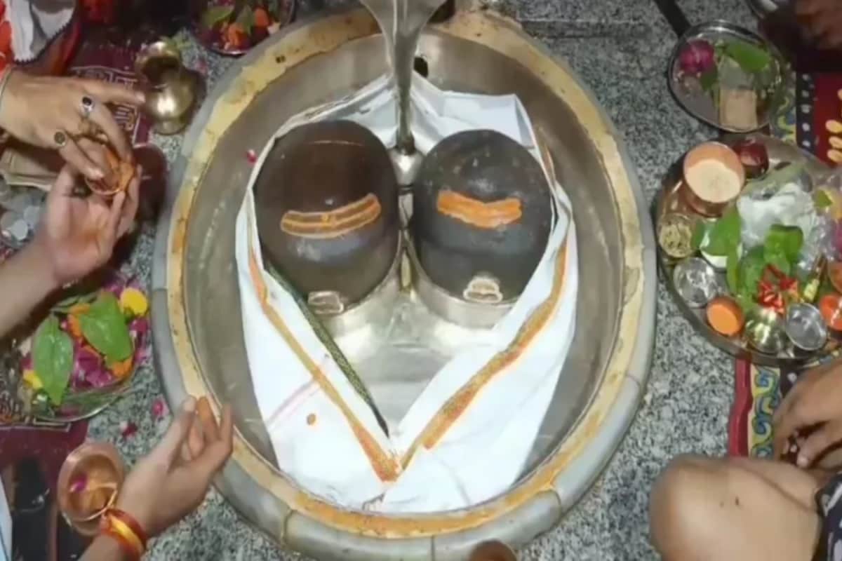 Colour-Changing Shivlings? How This Family In UP Has Been Protecting This Temple For 900 Years