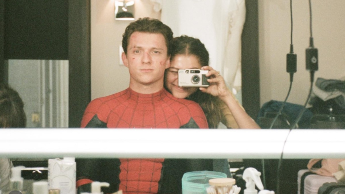 Tom Holland Seen Without Wedding Ring Days Before Stylist Claimed He Married Zendaya | Hollywood News
