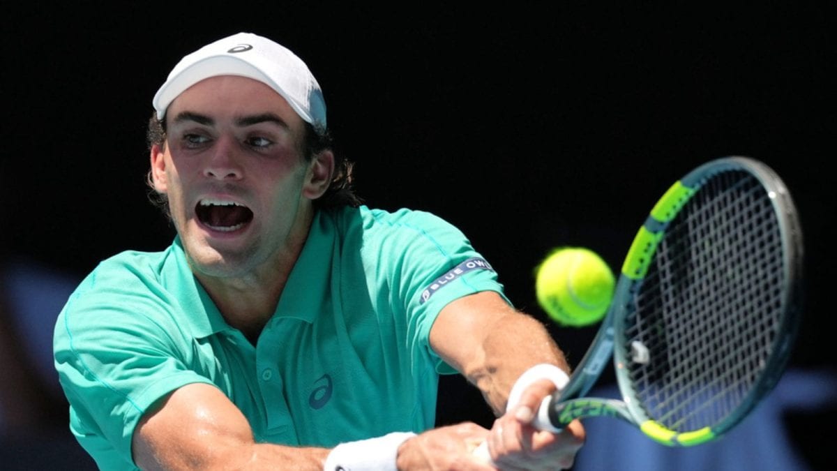 Jannik Sinner's Rival Responds To Heat Rule Call Following Australian Open Scare