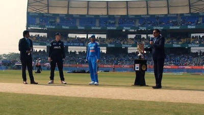 Shubman Gill and Michael Bracewell at the toss (Picture credit: Screengrab from X)