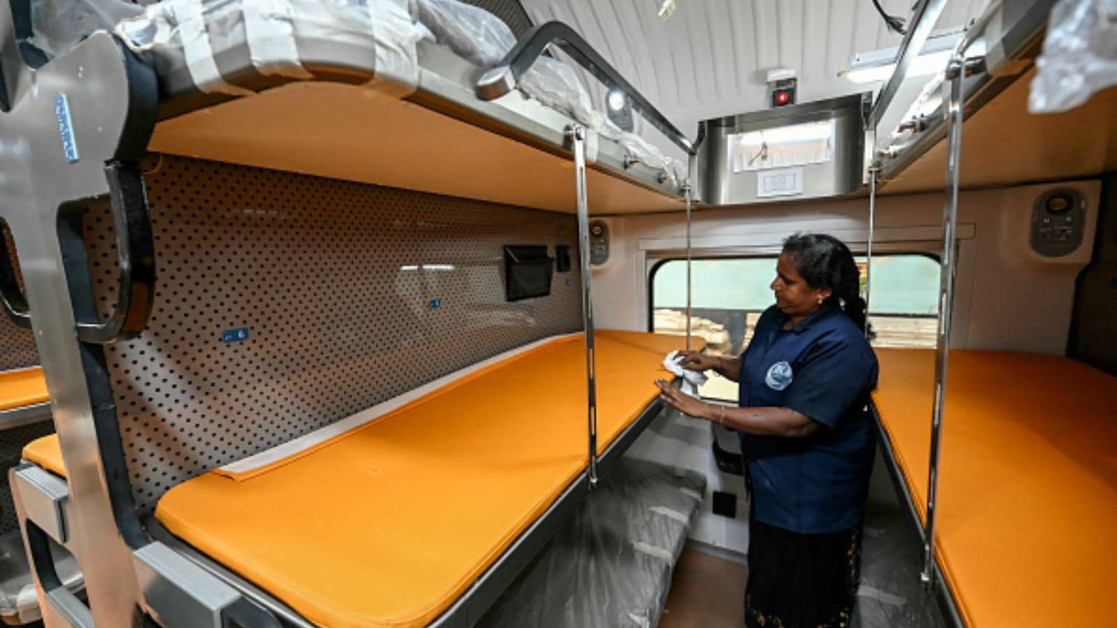 Onboard Catering: Passengers are served freshly prepared meals and beverages on many Vande Bharat routes, depending on the distance and ticket type. The menu typically includes breakfast, lunch, dinner or snacks, making the journey more convenient.