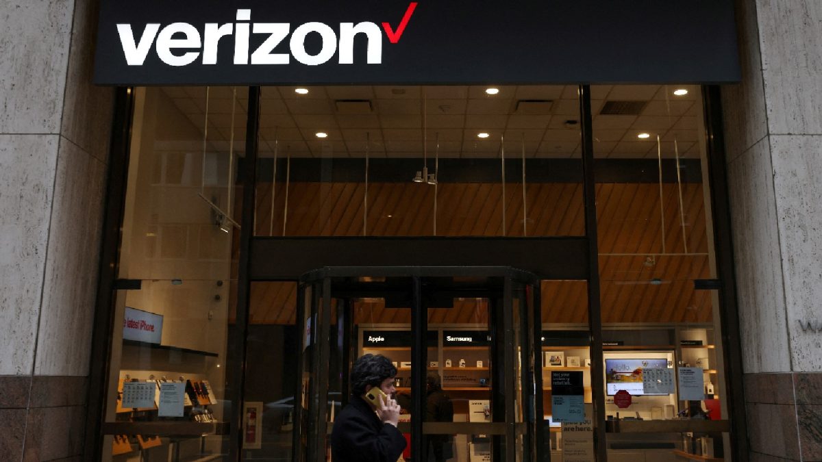 Verizon Down: Users Across US Report Phones Stuck in SOS Mode