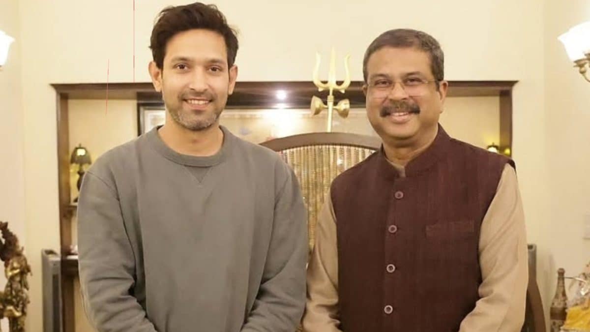 Vikrant Massey Meets Education Minister Dharmendra Pradhan; Calls Conversation ‘Insightful, Productive And Empowering’ | Bollywood News