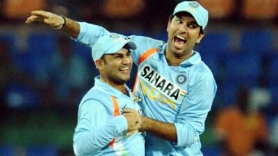 Virender Sehwag (L) and Yuvraj Singh (R) in action for India (File Photo)
