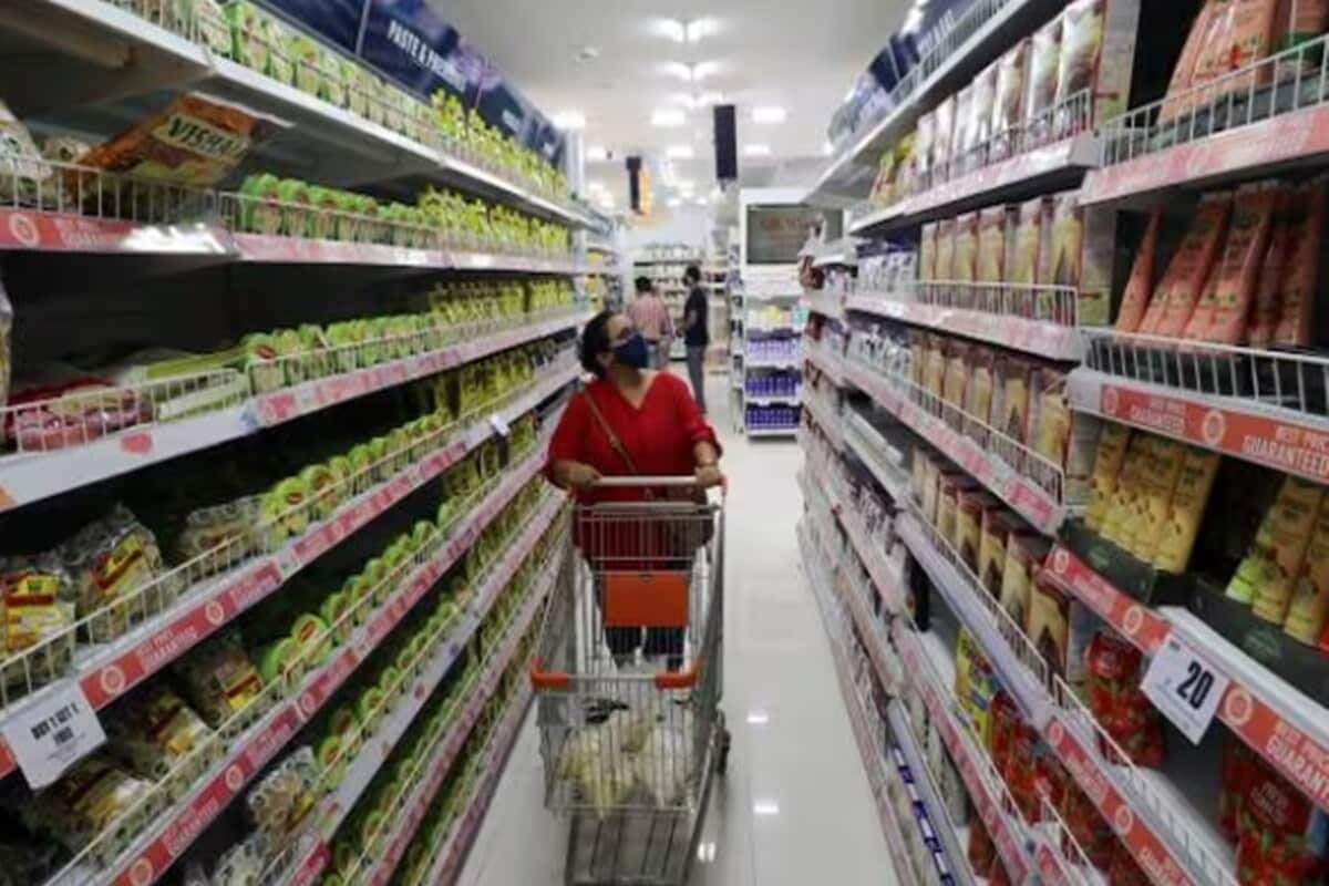 Have you ever seen a shop without a shopkeeper? No counter, no cashier, no camera, and no one watching. Yet, people walk in, pick items, and quietly leave after paying. Prices are clearly written, money is placed in a box, and digital payment is also an option. There is no fear, no rush, and no confusion. Everything runs on trust alone. At first, it feels strange and risky. But this small shop works smoothly, surprising everyone who visits. Have you ever seen a shop without a shopkeeper? No counter, no cashier, no camera, and no one watching. Yet, people walk in, pick items, and quietly leave after paying. Prices are clearly written, money is placed in a box, and digital payment is also an option. There is no fear, no rush, and no confusion. Everything runs on trust alone. At first, it feels strange and risky. But this small shop works smoothly, surprising everyone who visits.