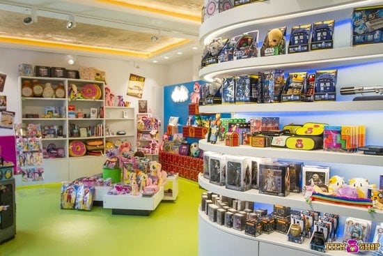 Such honesty-based shops are not completely new in Kerala. Similar setups exist in rural areas and near tourist spots. High literacy and strong community values help keep these shops running. People see honesty as a shared responsibility. Even without rules, most follow the system willingly. These shops quietly show how trust can shape everyday life. They also challenge the belief that strict control is always needed.
Such honesty-based shops are not completely new in Kerala. Similar setups exist in rural areas and near tourist spots. High literacy and strong community values help keep these shops running. People see honesty as a shared responsibility. Even without rules, most follow the system willingly. These shops quietly show how trust can shape everyday life. They also challenge the belief that strict control is always needed.