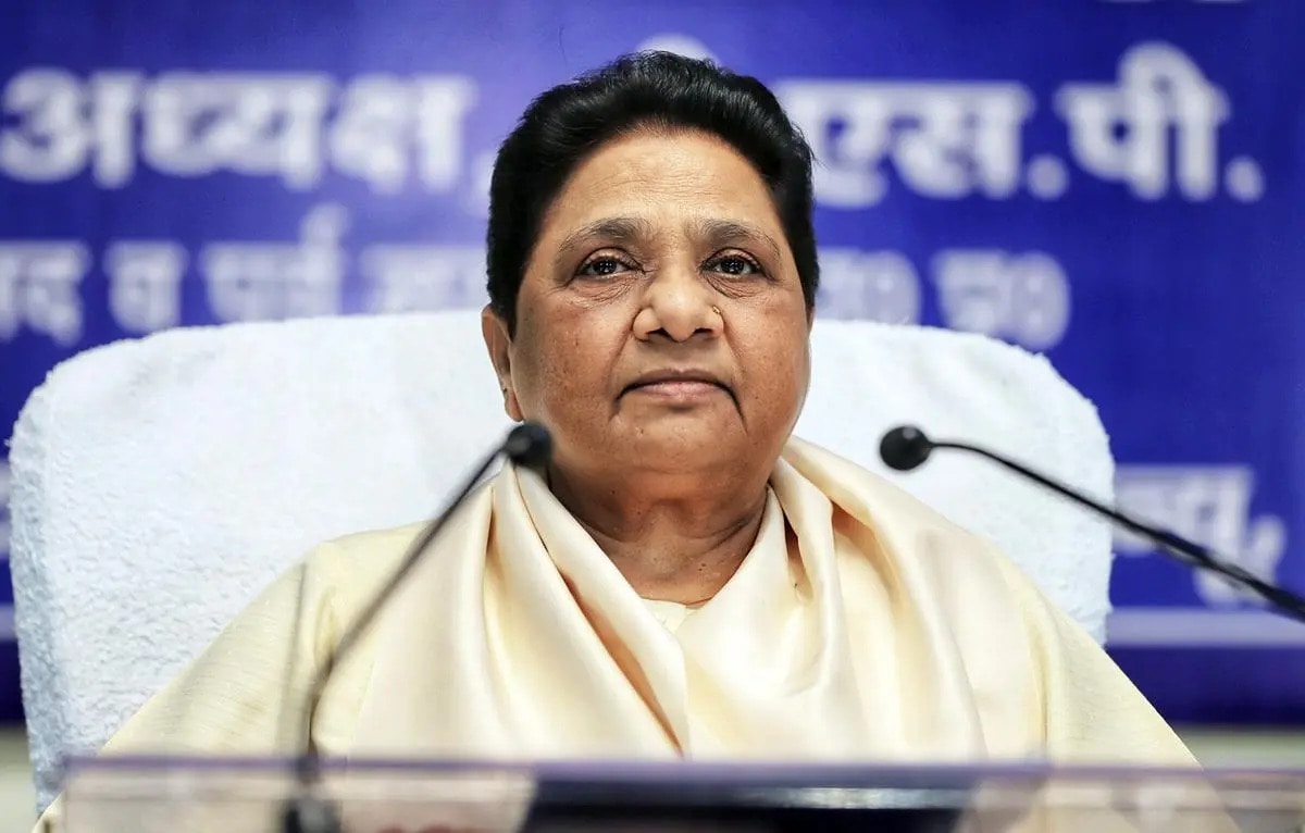 In 2008, over 50,000 people gathered at the BSP’s Mall Avenue headquarters. Luxury convoys, fireworks and helicopter flyovers turned the event into what the opposition called a “birthday bash-up”.