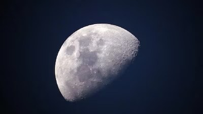 Após o jejum de um dia inteiro, os devotos oferecem Arghya ao Senhor Chandra (Lua). Eles então doam alimentos, roupas, ghee, gergelim, arroz, etc., para um brâmane com Dakshina, conforme sua capacidade. Depois disso, o devoto deve quebrar o jejum consumindo frutas, etc.