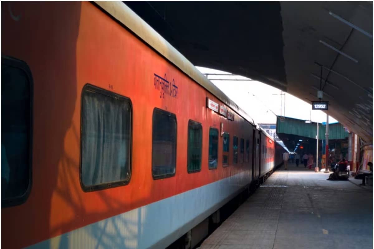 Rajdhani and Shatabdi Get a Speed Push
Rajdhani and Shatabdi trains are also expected to benefit further in 2026. Under TAG 2026, two new Rajdhani and two Jan Shatabdi services were added. Several existing trains now reach destinations earlier than before. Kavach safety systems and upgraded tracks helped reduce sudden stops and delays. For passengers, smoother rides and better punctuality are the biggest gains. If Budget 2026 adds more upgrades, these trains could feel almost new again. Rajdhani and Shatabdi Get a Speed Push
Rajdhani and Shatabdi trains are also expected to benefit further in 2026. Under TAG 2026, two new Rajdhani and two Jan Shatabdi services were added. Several existing trains now reach destinations earlier than before. Kavach safety systems and upgraded tracks helped reduce sudden stops and delays. For passengers, smoother rides and better punctuality are the biggest gains. If Budget 2026 adds more upgrades, these trains could feel almost new again.