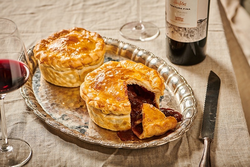 London’s strength lies in its sheer diversity. The city’s food culture reflects centuries of migration and global influence. On a single street, you can move from Indian curries to Middle Eastern grills, Caribbean jerk dishes, East Asian noodles and classic British pies. Few cities allow travellers to taste so many cuisines without crossing neighbourhood lines. That variety is what sets London apart. 