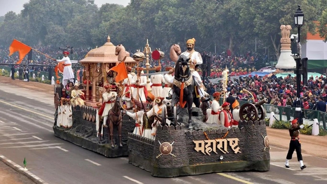 Tableau from Maharashtra depicting coronation of Chhatrapati Shivaji Maharaj was awarded the best prize in 2018. In this year, 23 tableaux took part in the parade, out of which 14 were from States and Union Territories, two from the Ministry of External Affairs and the remaining from other central ministries and departments. Assam stood on the second position, depicting the traditional masks and sastras. Tableau of Chhattisgarh was given the third prize for its depiction of Ramgarh’s ancient amphitheatre along with artistes performing dance. Punjab Regiment Contingent was named the best marching contingent.