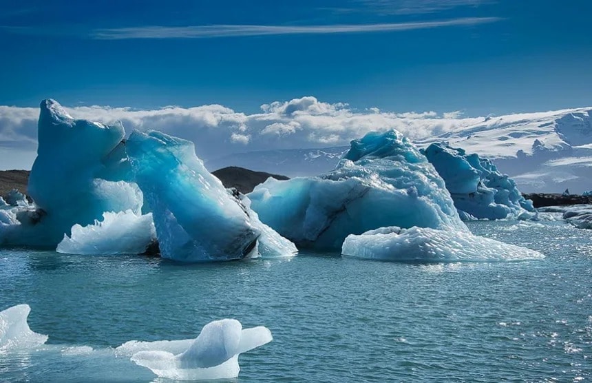 Fisheries, a key livelihood for many coastal communities, would collapse. The remapping of coastlines and destruction of ecosystems would leave fishing populations without resources or income. Traditional fishing zones would vanish and communities will have to find alternative ways of sustain. The livelihoods of millions of people directly dependent on the sea would be jeopardised. 