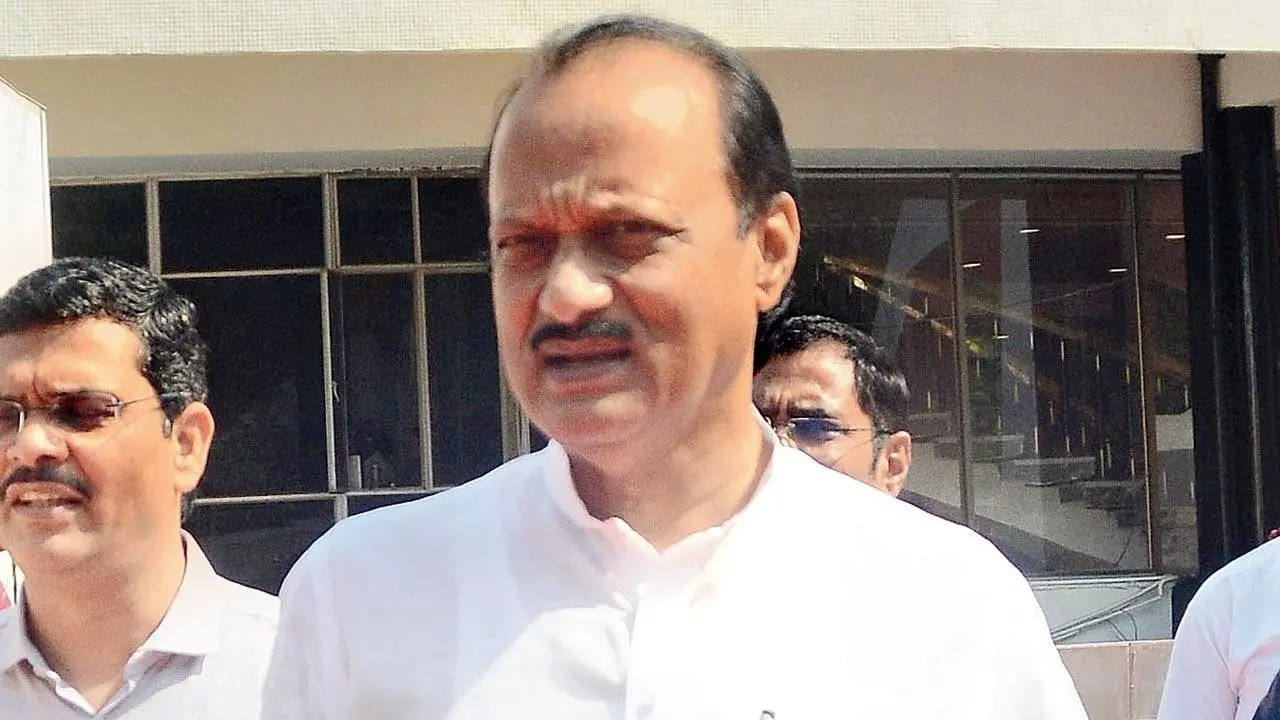 Cleanliness was important to him. Ajit Pawar believed that neatness at home and work came naturally to him. He once said he had these habits since childhood. “Since school, I would keep my books neatly on the shelf. I would fold my clothes properly and keep footwear in its designated spot. I would clean my bicycle regularly,” he said.

