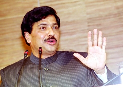 Several social media accounts have been pointing out the multiple tragedies that have struck the state over the past two decades. Another X user, Kumar Sahil, wrote, “From Pramod Mahajan to Gopinath Munde, and now Ajit Pawar, Maharashtra has seen the tragic downfall of its tallest leaders. Their decline reflects the harsh, unforgiving nature of the state’s power politics, where ambition often destroys legacy.”