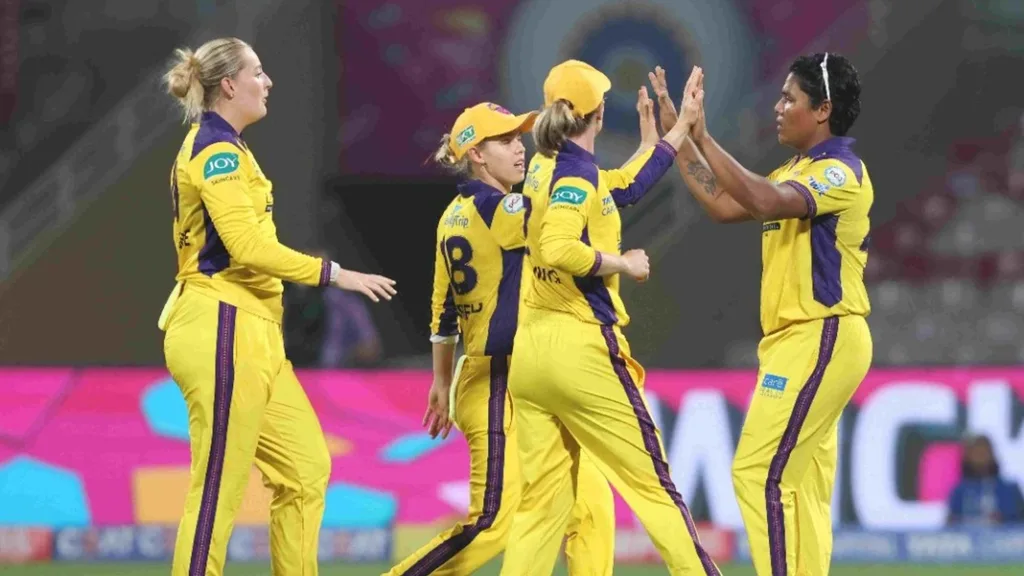 Ecclestone removed Kamalini for 5 runs, while Amanjot went on to add 38 runs before falling to Deepti Sharma. (WPL)