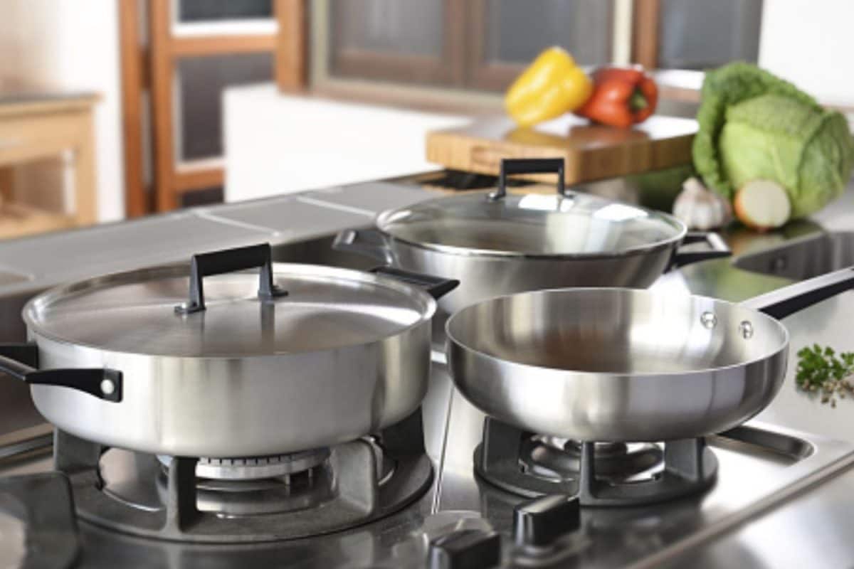 Are Aluminium Utensils Safe For Cooking? Experts Warn Of Hidden Kidney And Health Risks