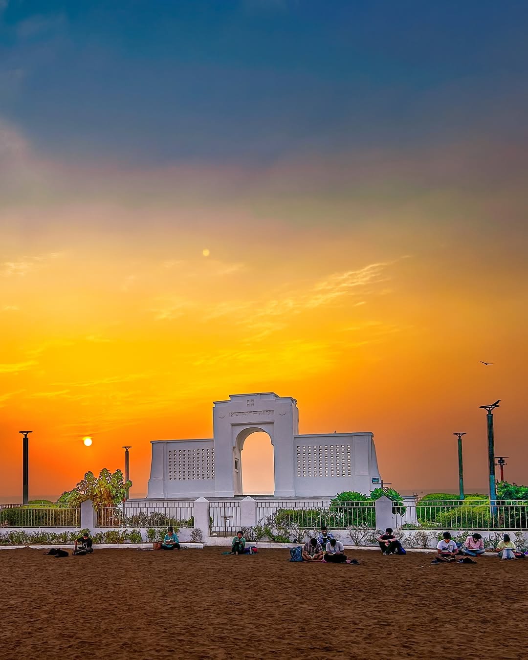 Besant Nagar Beach: While Marina often steals the spotlight, Besant Nagar Beach (Elliot’s Beach) offers a quieter seaside experience. It’s perfect for long walks, local street food, and watching the Republic Day weekend sunset.