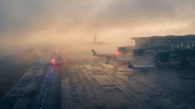 Delhi Weather January 15: Dense Fog, Cold Wave Alert And 54 Flight Delays