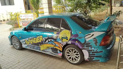 Even the headlights had been modified to resemble disco lights. The most serious violation, however, was the altered silencer, which produced excessive noise and posed a disturbance to the public. Image: X