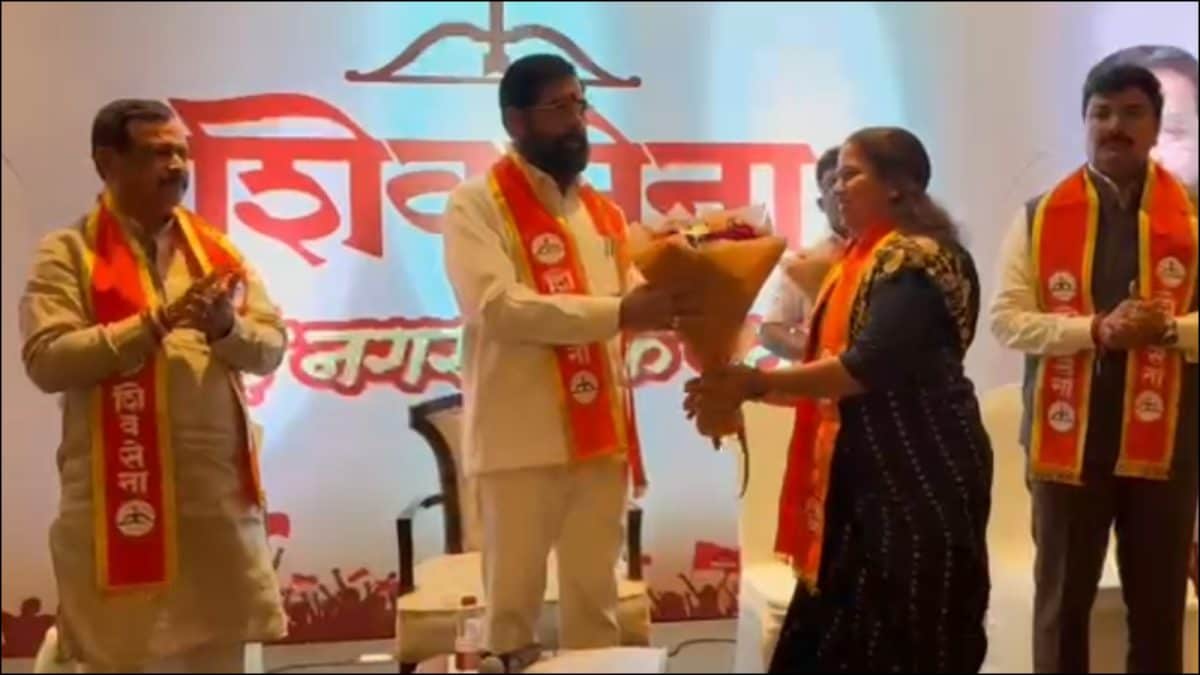 After BMC Polls, Eknath Shinde Huddles With Shiv Sena Corporators At Mumbai Hotel